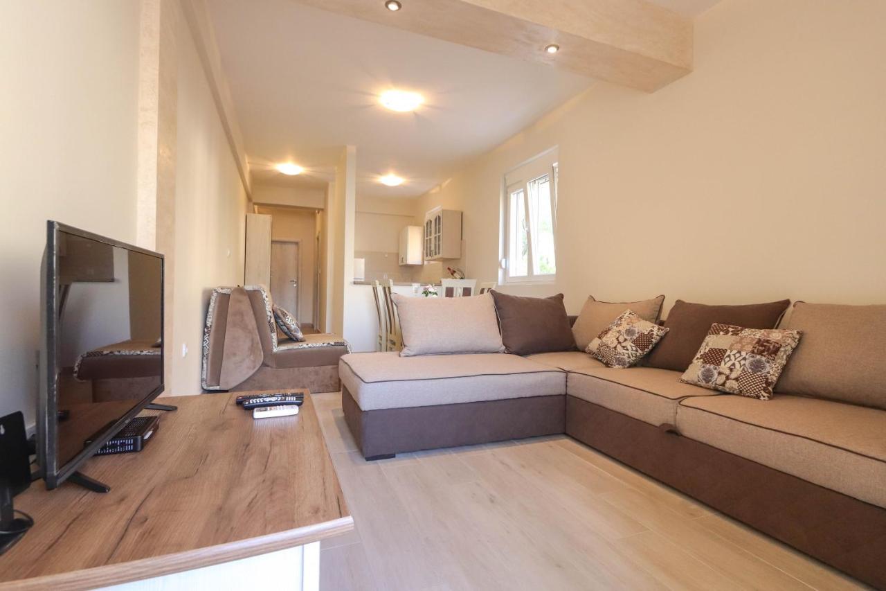 Sea Star Luxury Apartment Cattaro Esterno foto