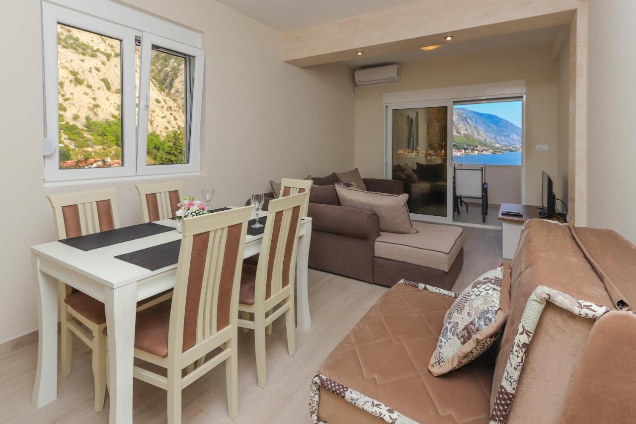 Sea Star Luxury Apartment Cattaro Esterno foto