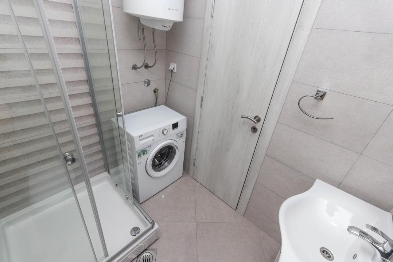 Sea Star Luxury Apartment Cattaro Esterno foto