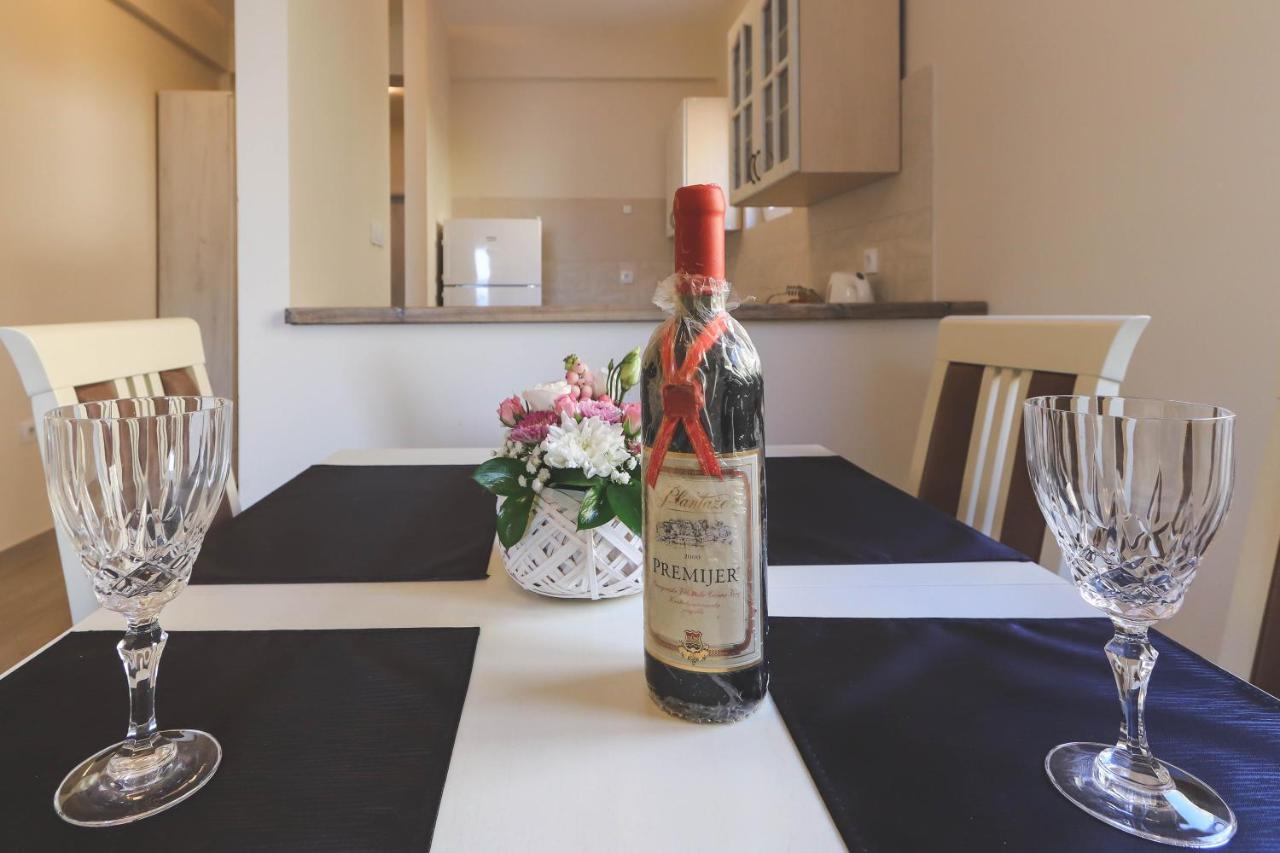 Sea Star Luxury Apartment Cattaro Esterno foto