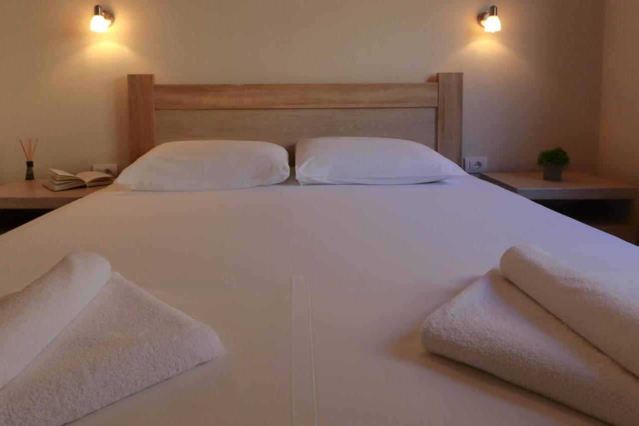 Sea Star Luxury Apartment Cattaro Esterno foto