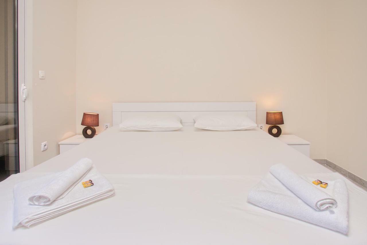 Sea Star Luxury Apartment Cattaro Esterno foto