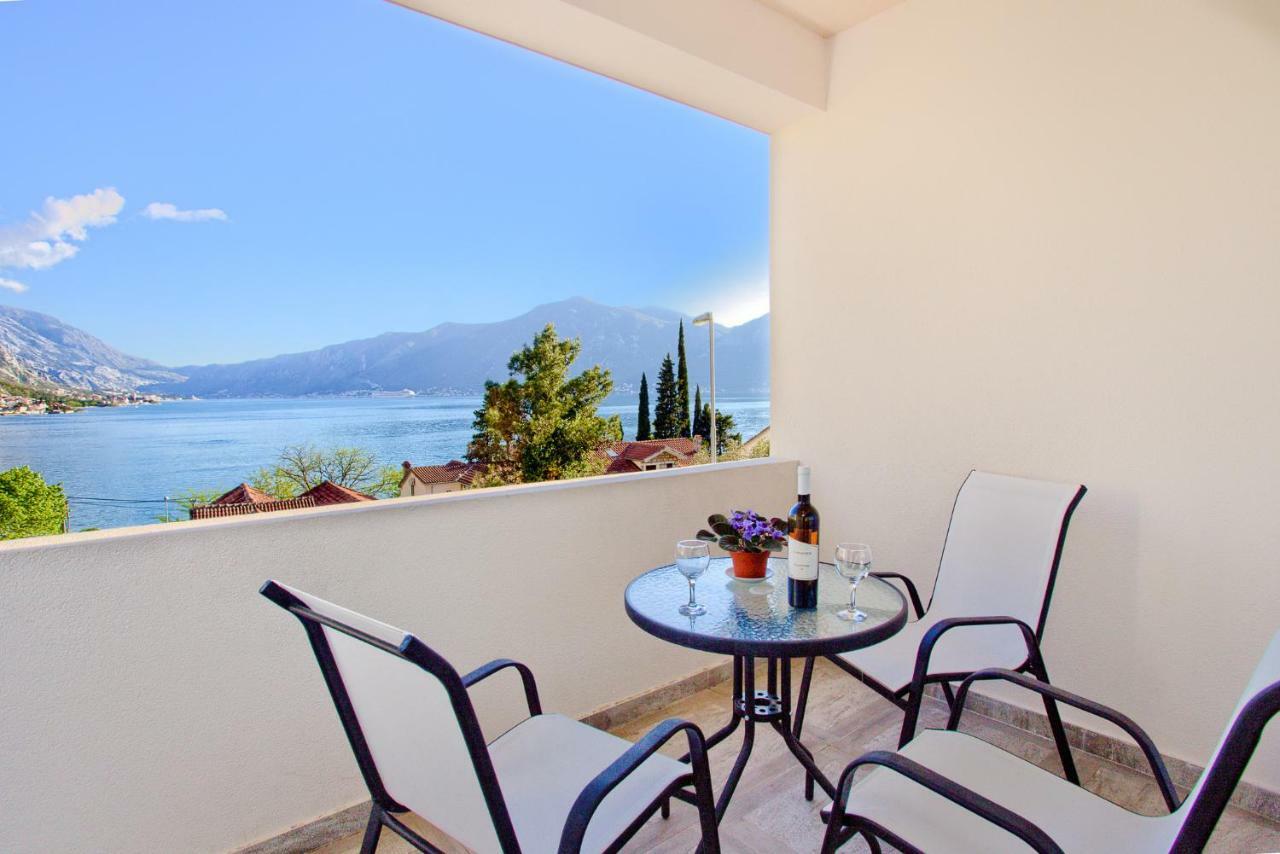 Sea Star Luxury Apartment Cattaro Esterno foto