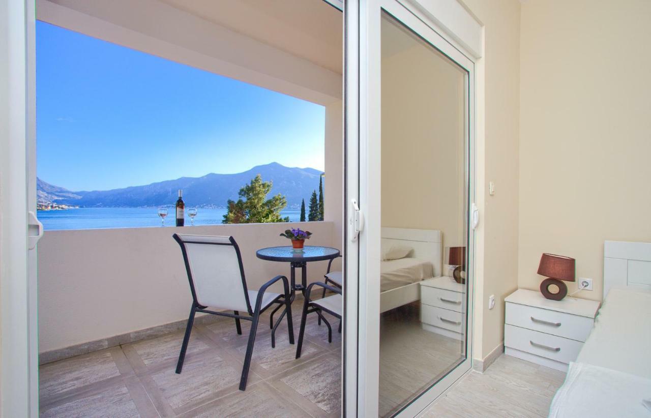 Sea Star Luxury Apartment Cattaro Esterno foto